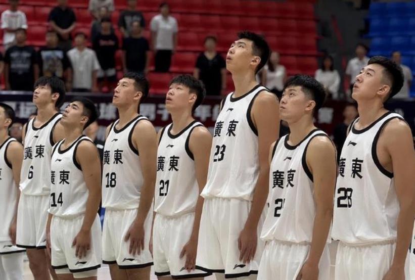 那么简单, 岁的内线新, 季后赛