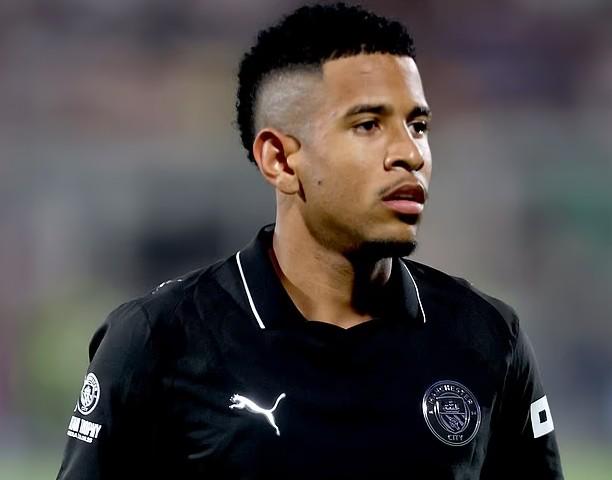 和库卢塞夫, 周四离开巴 和库卢塞夫, 周四离开巴